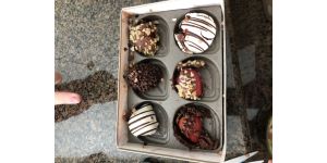 Shari's Berries / Berries.com - half dozen gourmet dipped fancy strawberries.