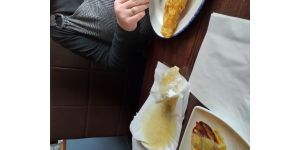 Sizzling Pubs - food and decor