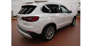 BMW / Bayerische Motoren Werke - please help refund money
