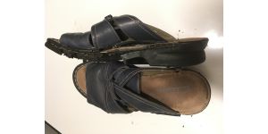 Clarks - Sole disintegration while sitting in a closet
