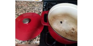 Food Network - Dutch oven chipped (5.5 qt)