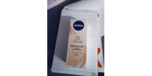 Nivea - Nivea Tinted Day Cream