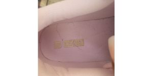 Legit.co.za - Pink sneakers