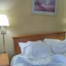 Days Inn - Dirty, dangerous hotel - Photo 2