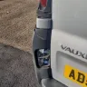Copart - The car has no side doors, the rear bumper and tail light are broken and these are quite serious defects - Photo 3