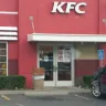 KFC - associate having no time to get the chicken done