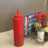 Steak 'n Shake - restaurant dirty/ flies all over food and walls, tables - Photo 3