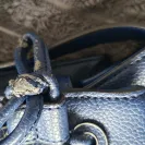 Calvin Klein - A woman's handbag - Photo 2 - comment #2578467