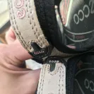 Ecco - The right one is different from the left one shoe. - Photo 1 - update #2242279