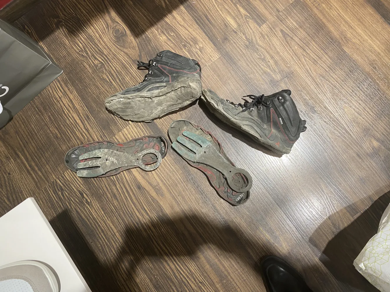 Resolved] Ecco Review: disintegrating soles ComplaintsBoard.com